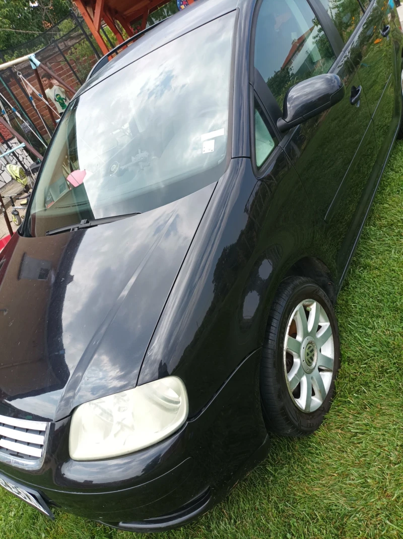 VW Touran 2.0 TDI, снимка 8 - Автомобили и джипове - 52650787