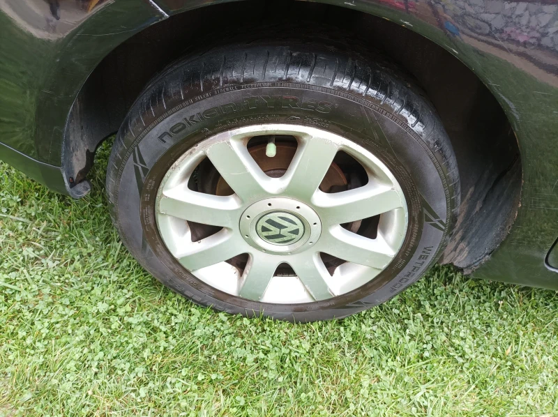 VW Touran 2.0 TDI, снимка 14 - Автомобили и джипове - 52650787