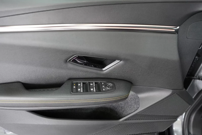 Renault Megane EV60/TECHNO/218HP/NAVI/CAM/KLESS/AMBI/CPLAY/330g, снимка 13 - Автомобили и джипове - 51735650