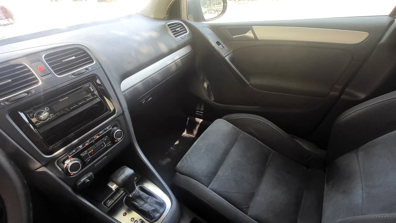 VW Golf, снимка 4 - Автомобили и джипове - 52414888