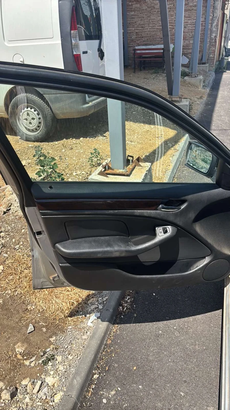 BMW 320, снимка 3 - Автомобили и джипове - 52496226