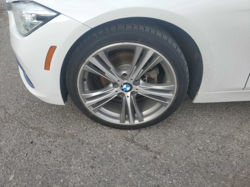 BMW 330 * АВТО КРЕДИТ* ЦЕНА ДО БГ * СЕРВИЗНА ИСТОРИЯ * , снимка 6 - Автомобили и джипове - 52593910