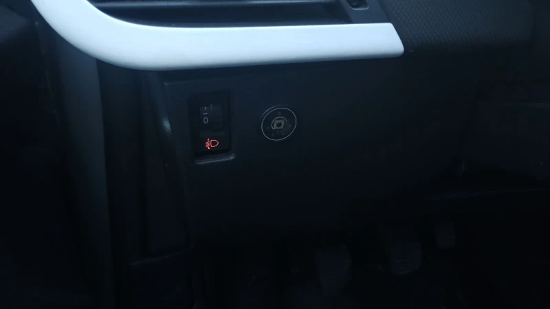 Peugeot 207 1.4 й газ, снимка 8 - Автомобили и джипове - 52682833