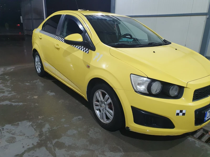 Chevrolet Aveo 1.3 CDTI, снимка 4 - Автомобили и джипове - 52887495