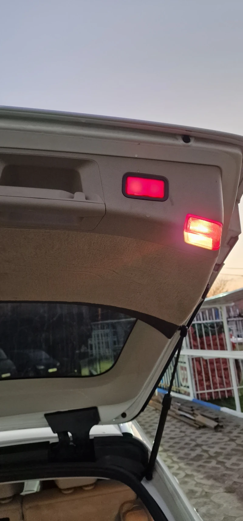 Mercedes-Benz E 300, снимка 12 - Автомобили и джипове - 52904831