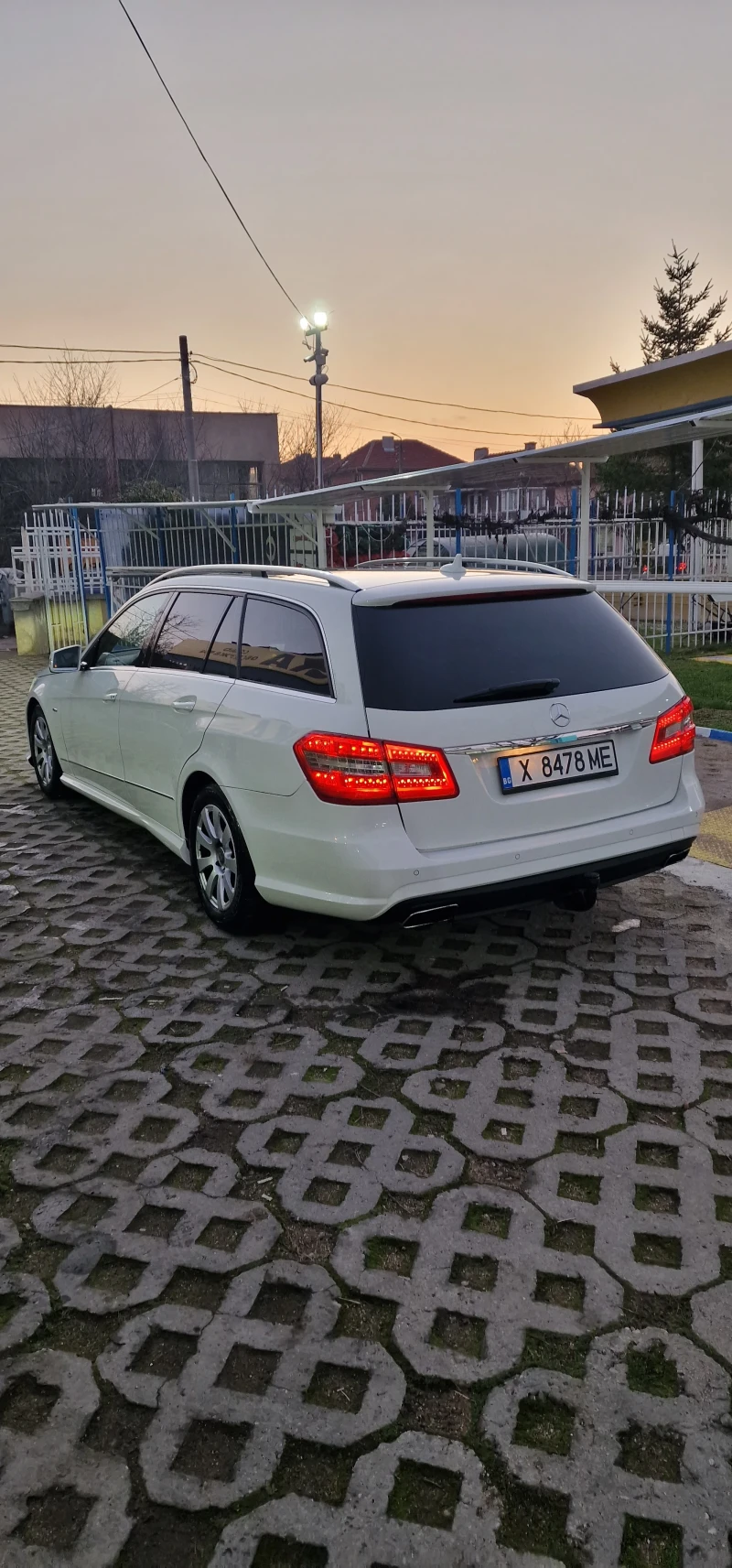 Mercedes-Benz E 300, снимка 5 - Автомобили и джипове - 52904831