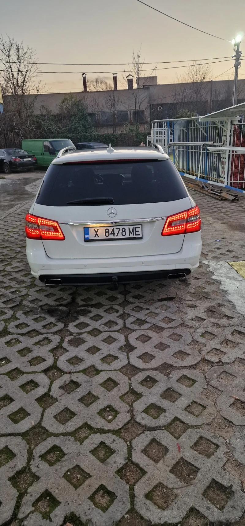 Mercedes-Benz E 300, снимка 4 - Автомобили и джипове - 52904831