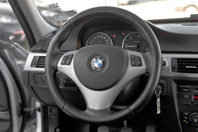 BMW 320 d 163ks 6sk., снимка 13 - Автомобили и джипове - 52952054