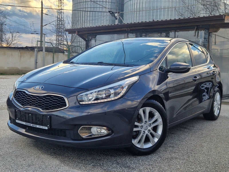 Kia Ceed 1.6i КАМЕРА/НАВИ/ДИГИТАЛ/САМОПАРКИРАНЕ/ЛАНЕ/КЕЙЛЕС, снимка 3 - Автомобили и джипове - 53420902