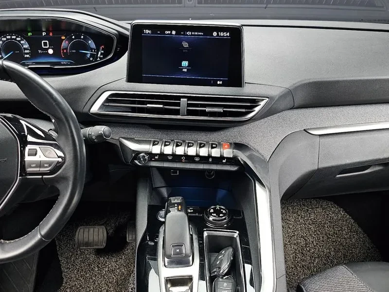 Peugeot 3008 1.6 BlueHDI, снимка 13 - Автомобили и джипове - 54298737