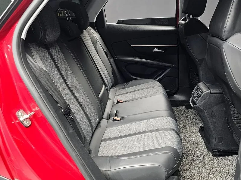 Peugeot 3008 1.6 BlueHDI, снимка 11 - Автомобили и джипове - 54298737