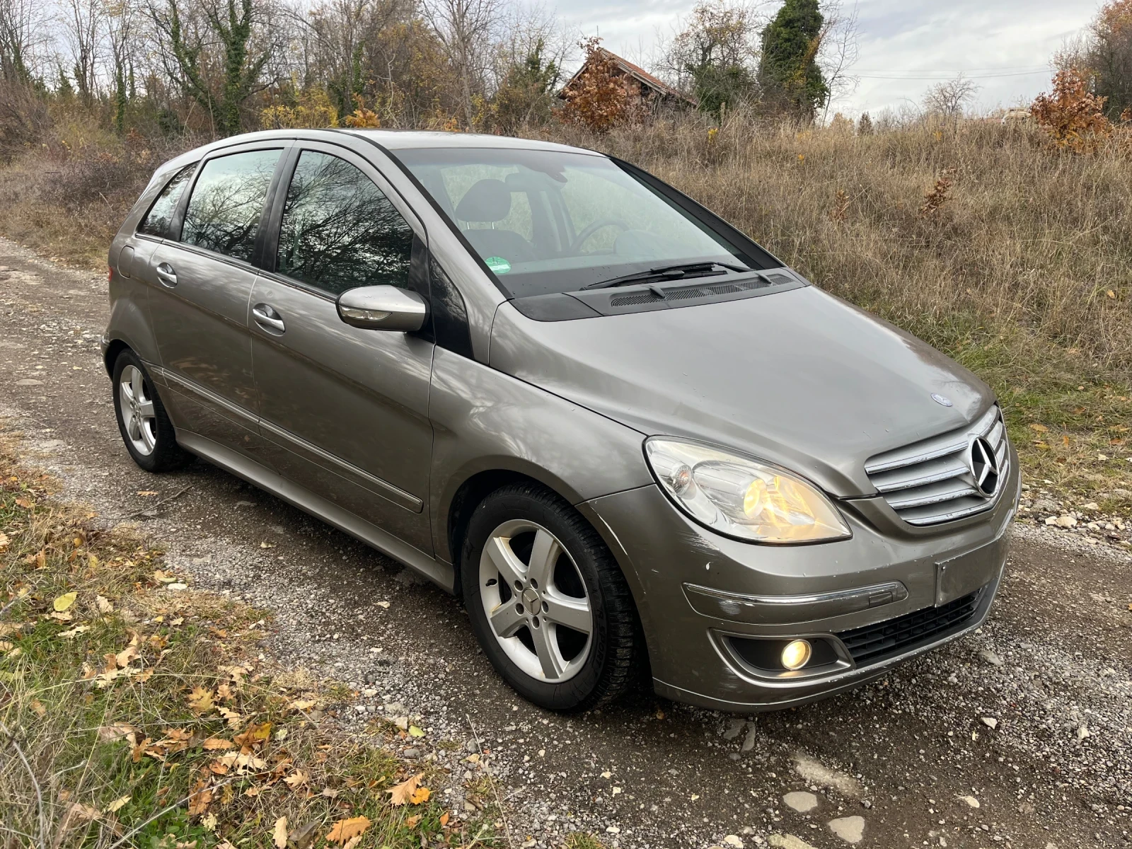 Mercedes-Benz B 200 2.0 CDI * Сервизна история*  - изображение 7