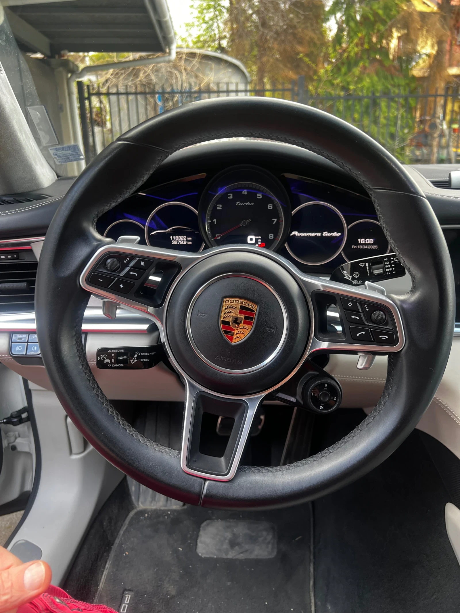 Porsche Panamera Turbo - изображение 6