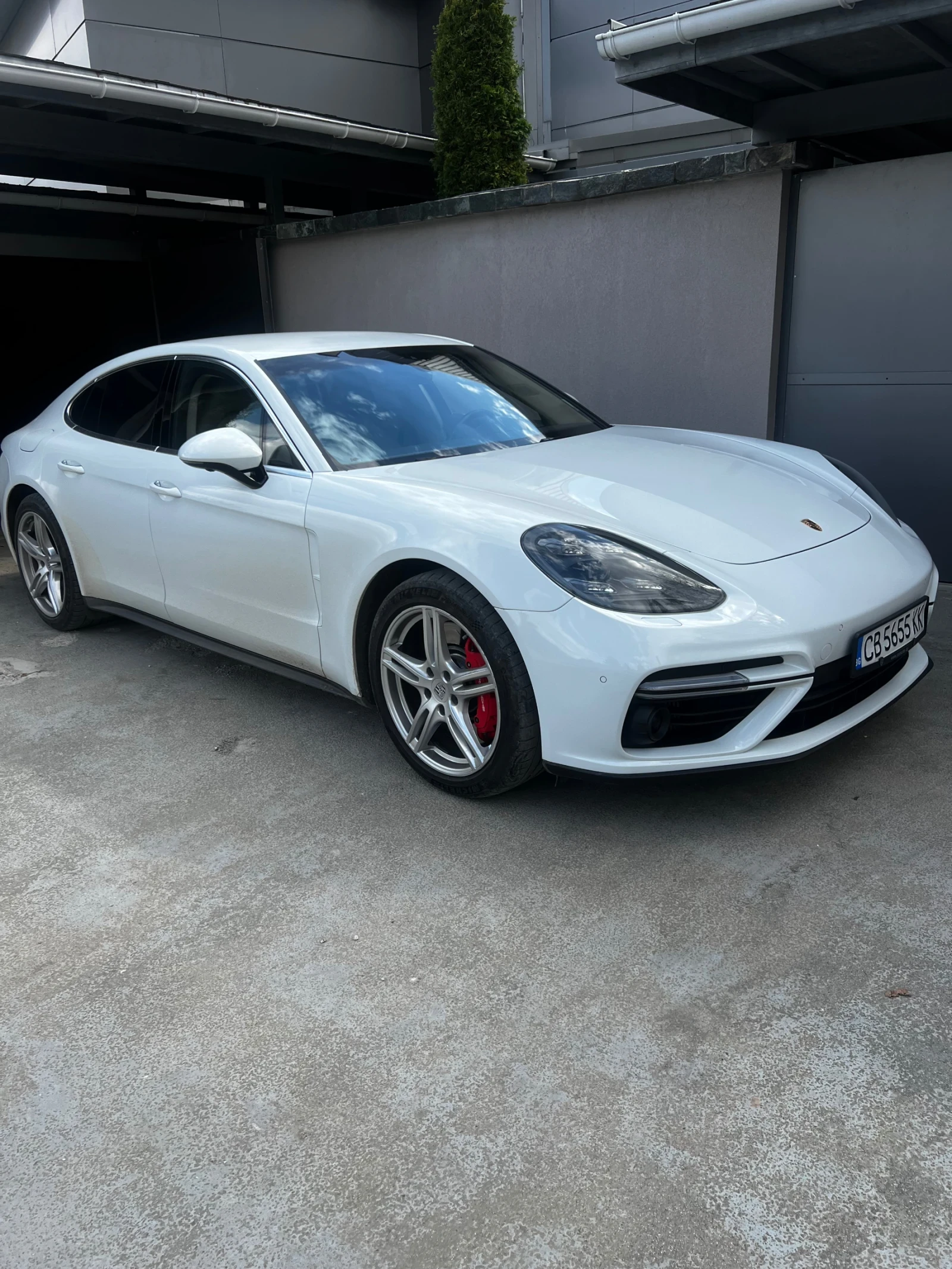 Porsche Panamera Turbo - изображение 2