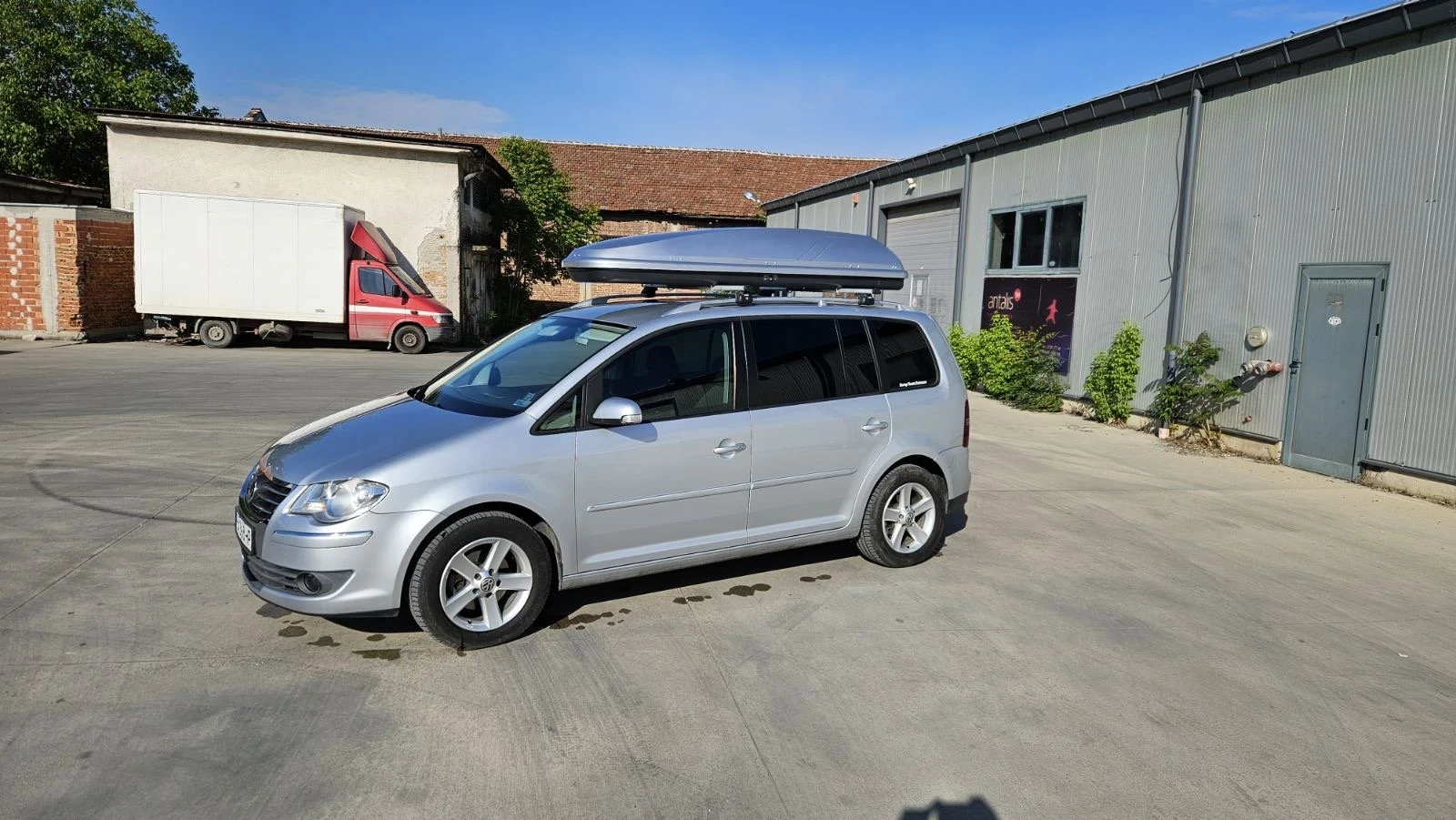VW Touran Face -lift !! 6 скорости  !! ОБСЛУЖЕН !!! ТОП !!! - изображение 2
