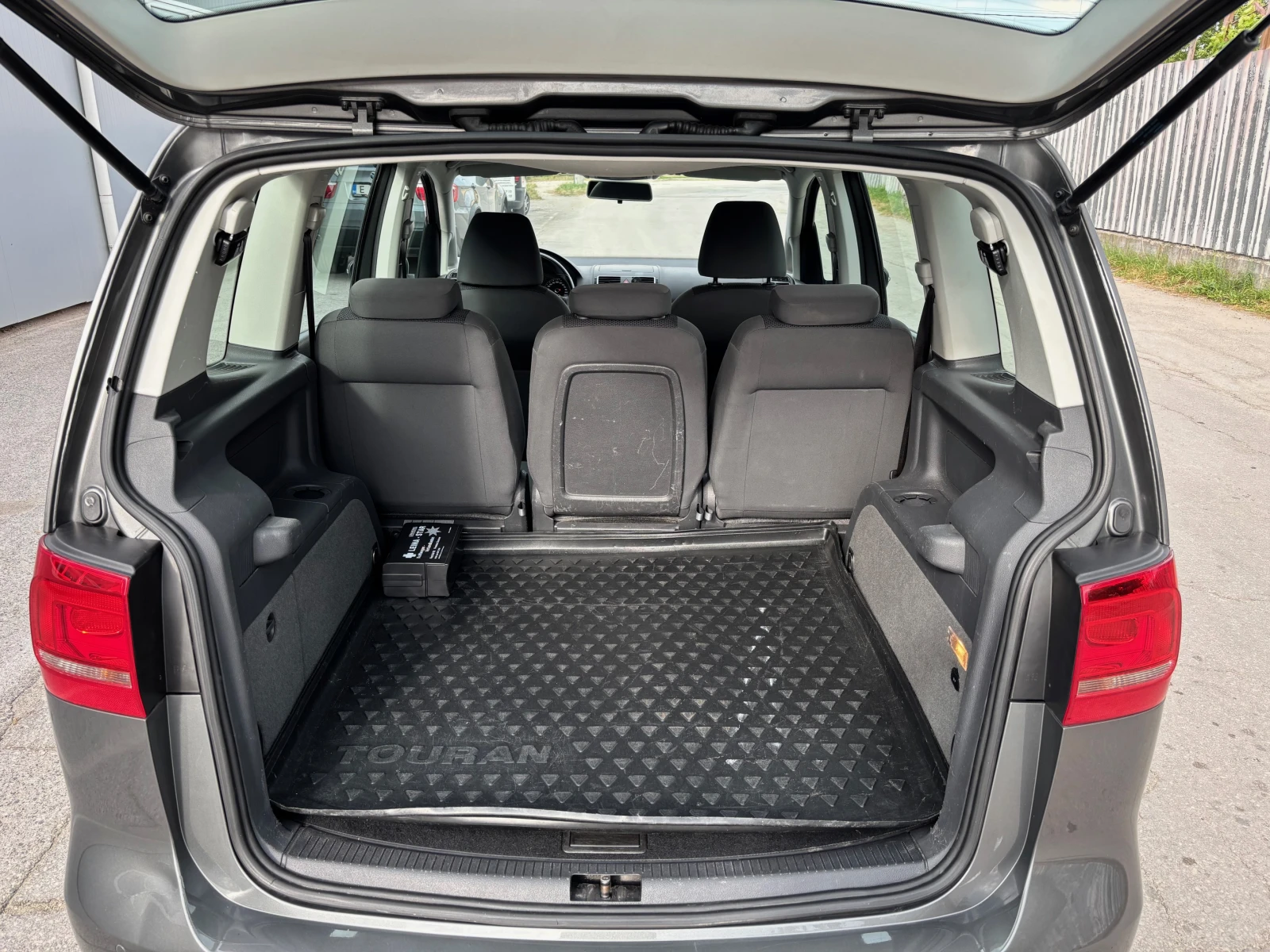 VW Touran 1, 6TDI 6+ 1 - изображение 10