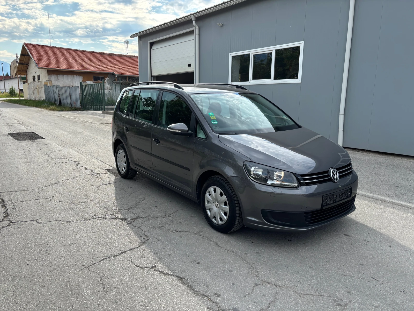 VW Touran 1, 6TDI 6+ 1 - изображение 3
