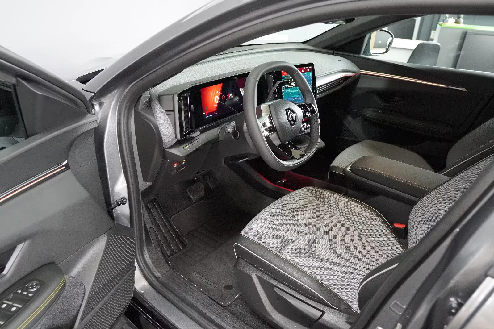 Renault Megane EV60/TECHNO/218HP/NAVI/CAM/KLESS/AMBI/CPLAY/330g - изображение 8