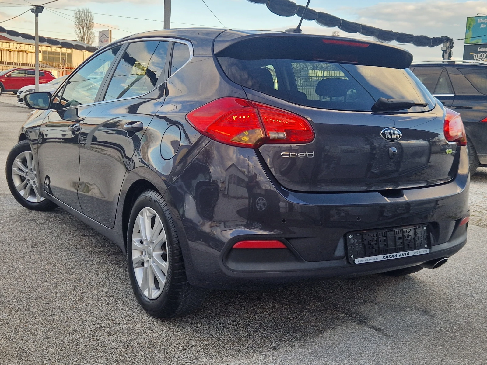 Kia Ceed 1.6i КАМЕРА/НАВИ/ДИГИТАЛ/САМОПАРКИРАНЕ/ЛАНЕ/КЕЙЛЕС - изображение 2