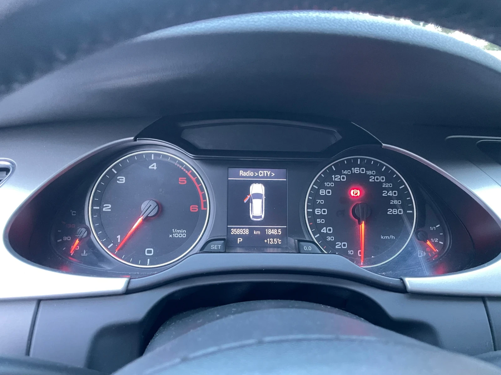 Audi A4 2.0 - изображение 2