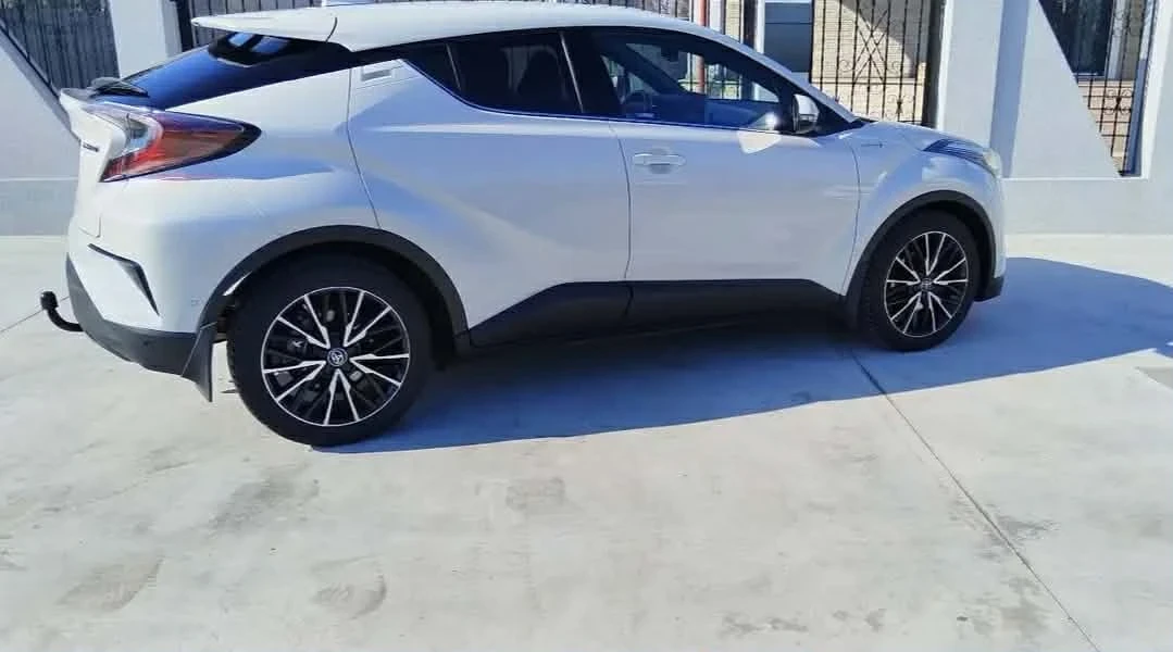 Toyota C-HR Hybrid , снимка 3 - Автомобили и джипове - 53731257
