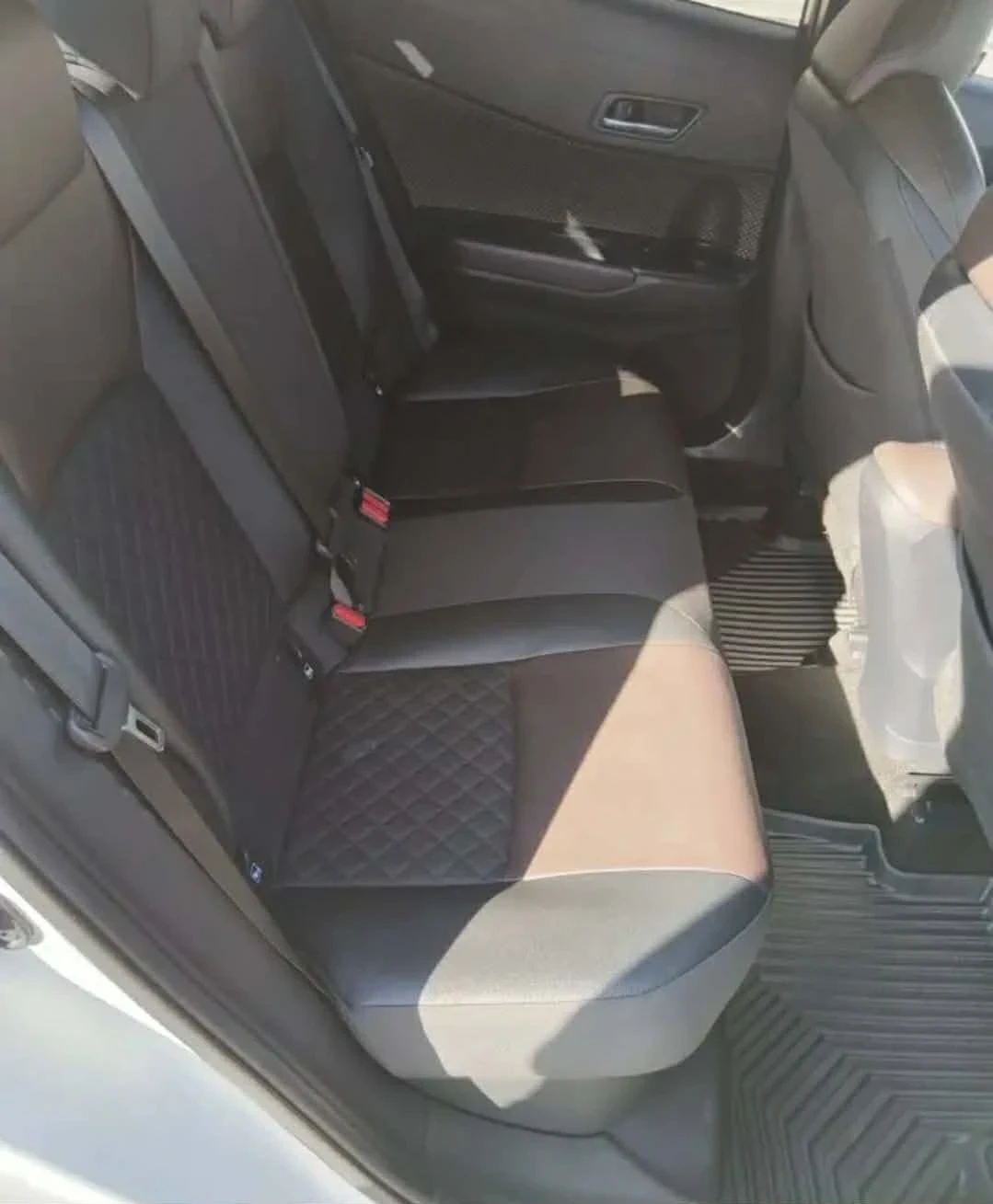 Toyota C-HR Hybrid , снимка 6 - Автомобили и джипове - 53731257