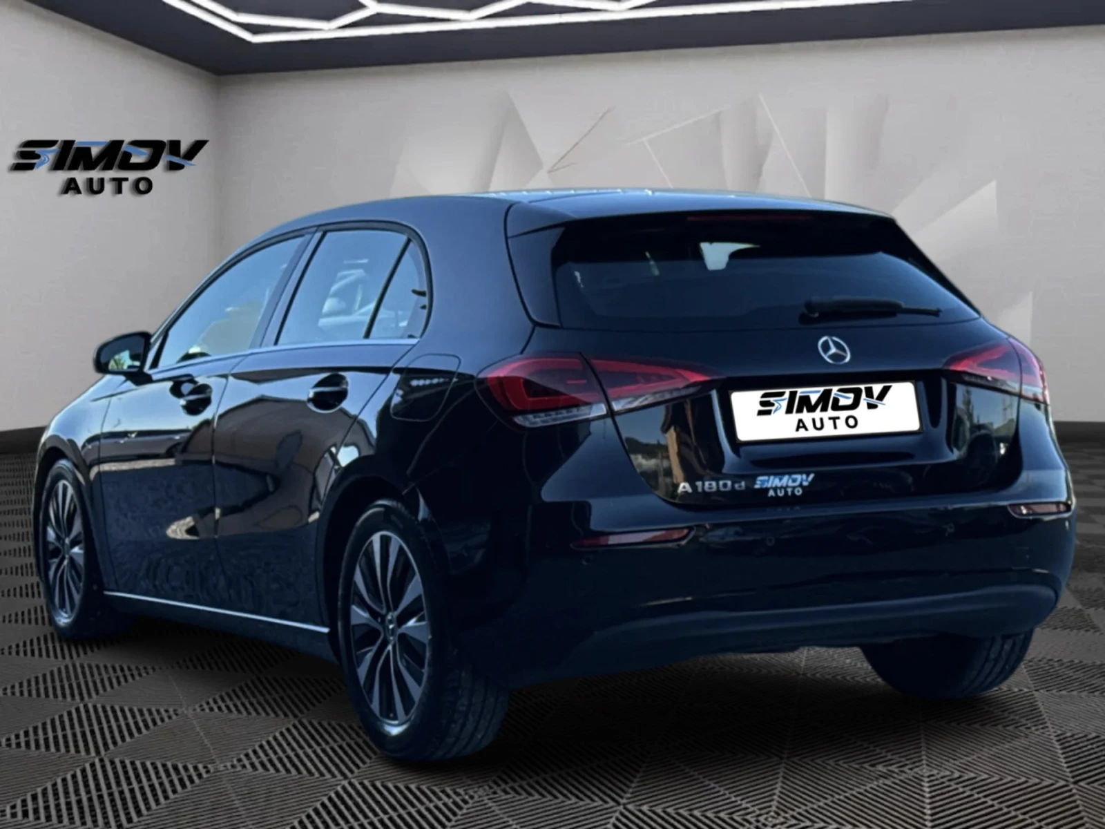 Mercedes-Benz A 180 D АВТОМАТИК НАВИГАЦИЯ КОЖА LED СВЕТЛИНИ КАМЕРА, снимка 2 - Автомобили и джипове - 54555913