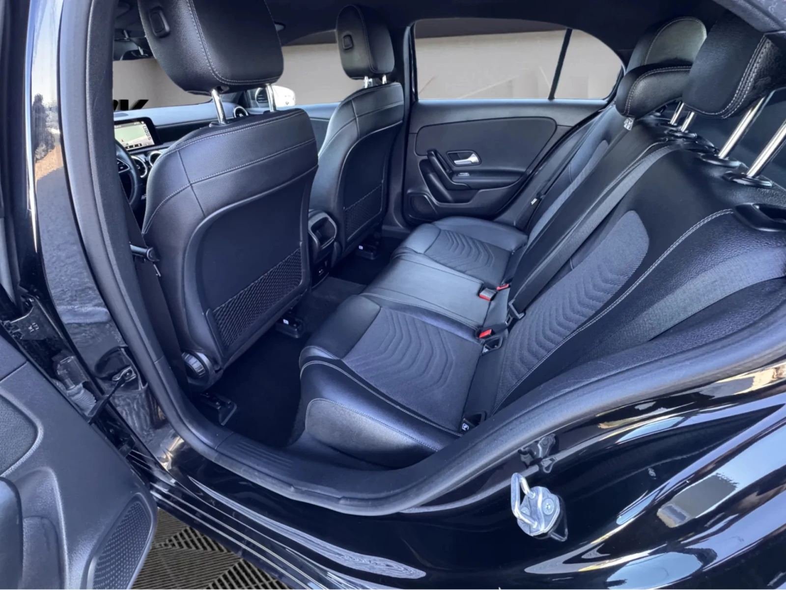 Mercedes-Benz A 180 D АВТОМАТИК НАВИГАЦИЯ КОЖА LED СВЕТЛИНИ КАМЕРА, снимка 12 - Автомобили и джипове - 54555913