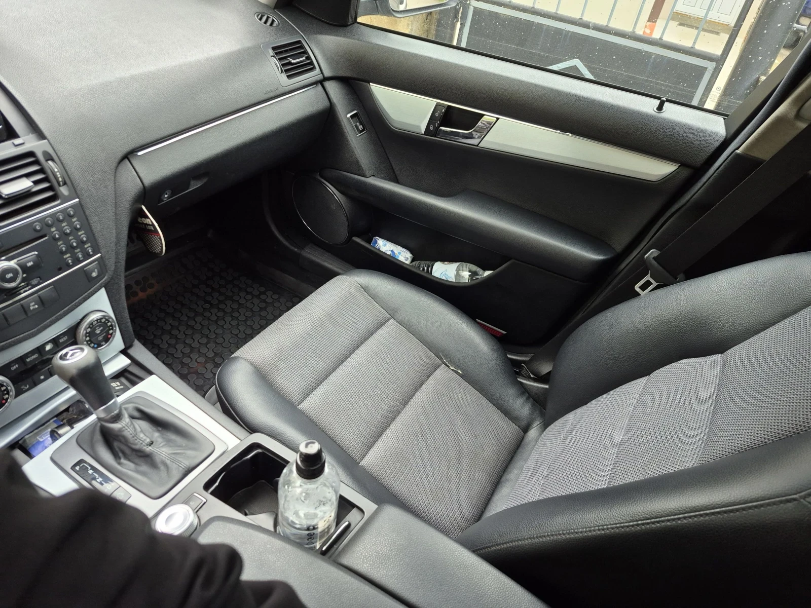 Mercedes-Benz C 320, снимка 11 - Автомобили и джипове - 54586557