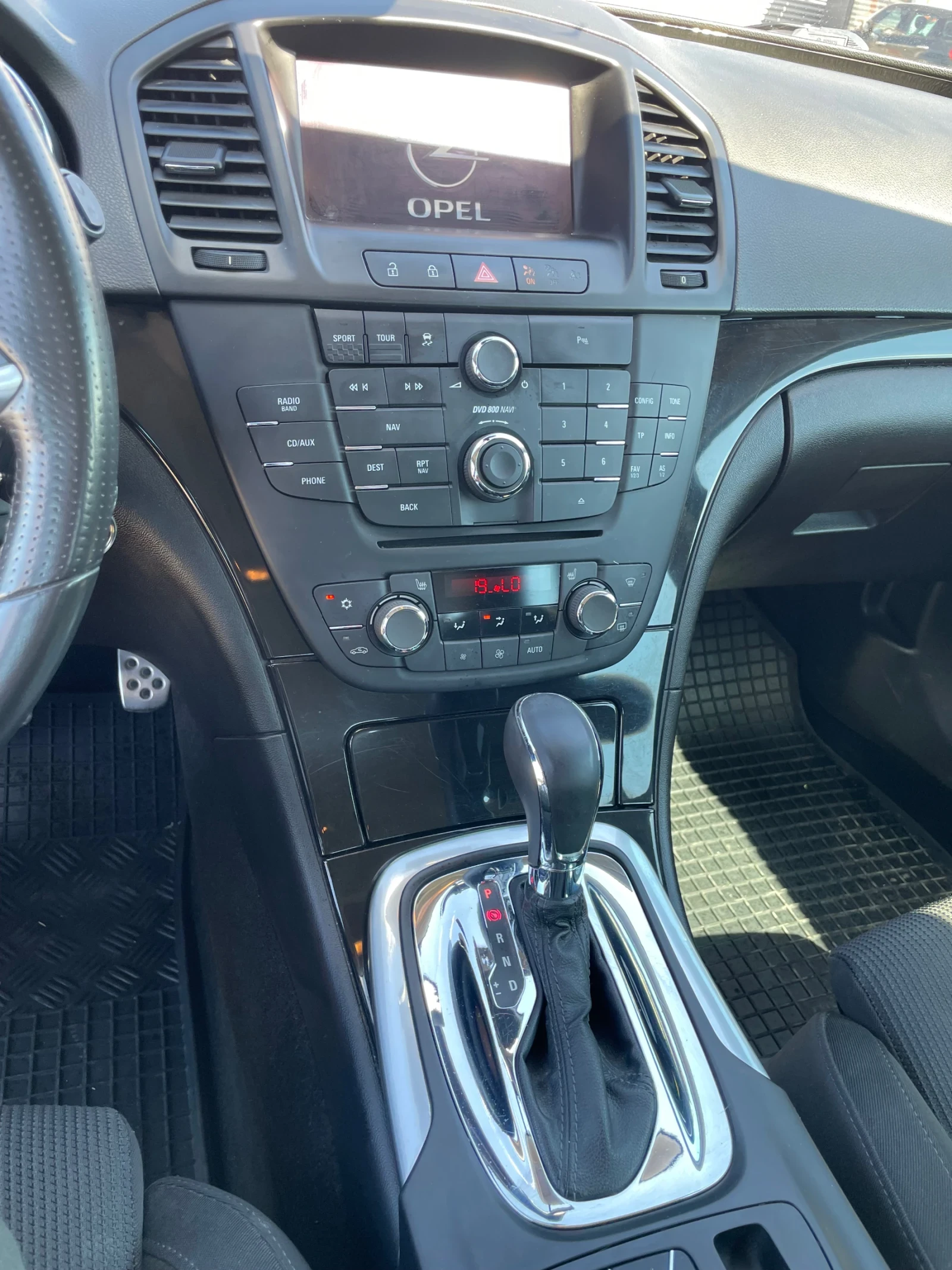 Opel Insignia, снимка 9 - Автомобили и джипове - 54972075