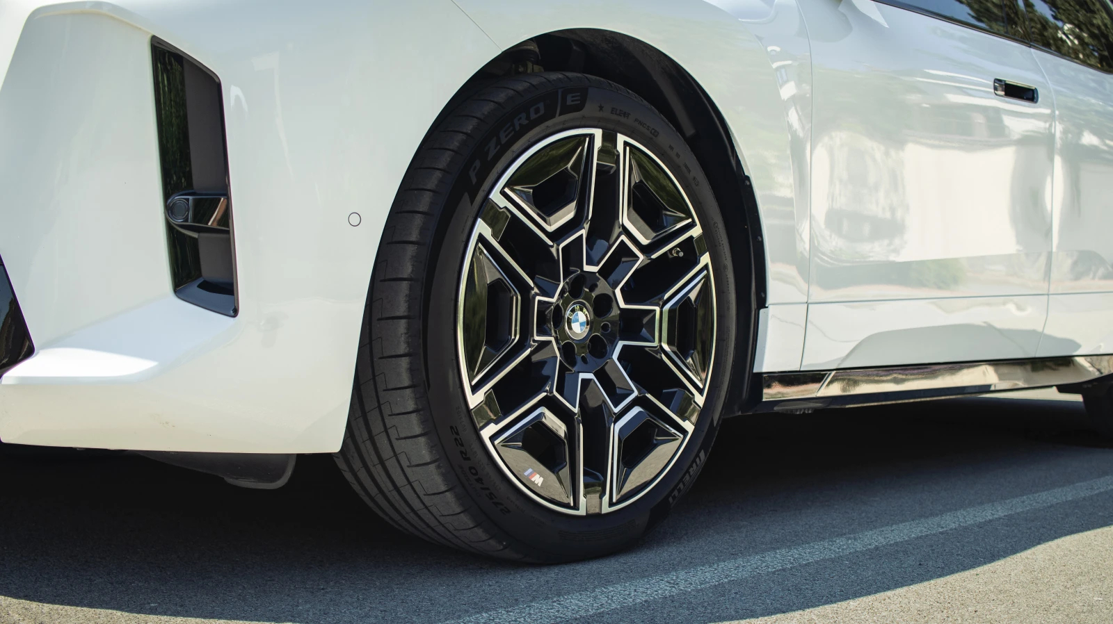 BMW iX, снимка 9 - Автомобили и джипове - 55348668