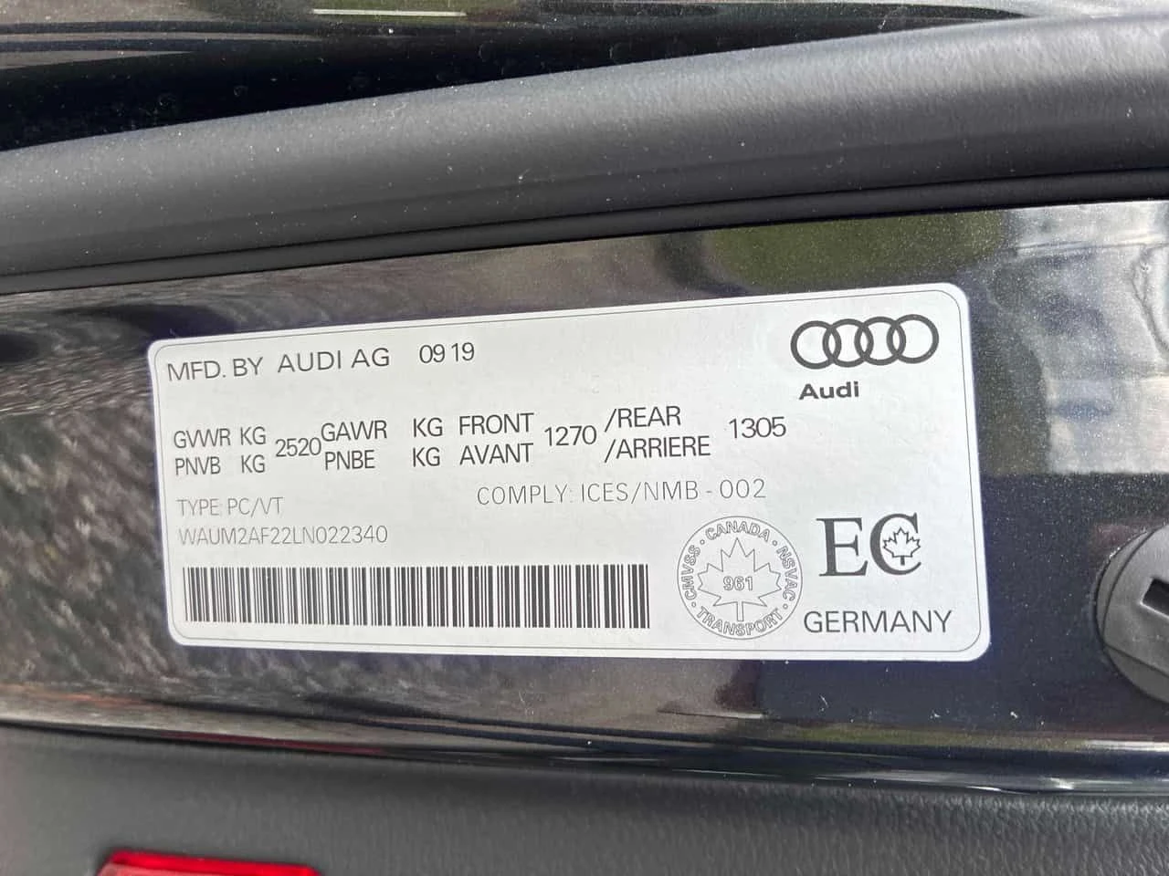 Audi A6 TECHNIK * ДИСТРОНИК* 360 КАМЕРА* ОБДУХВАНЕ* ПАНОРА, снимка 11 - Автомобили и джипове - 55366550
