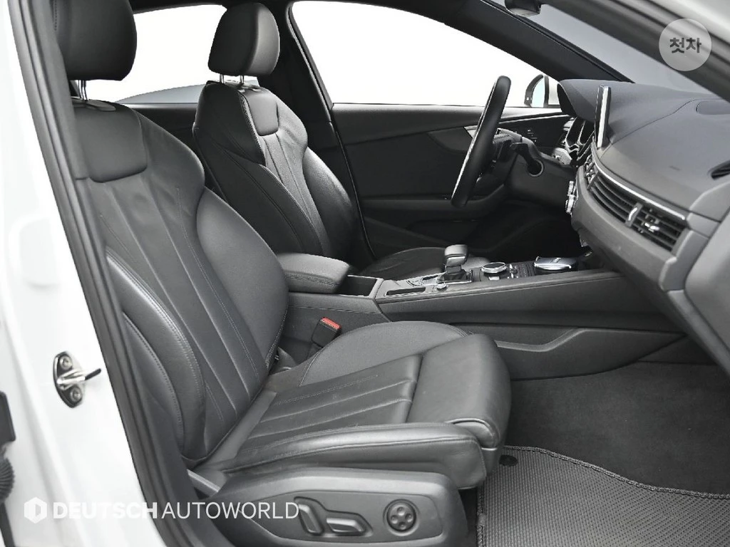 Audi A4 40TFSI TECHNIK HEAD UP/PANORAMA/360CAM/, снимка 9 - Автомобили и джипове - 55404266