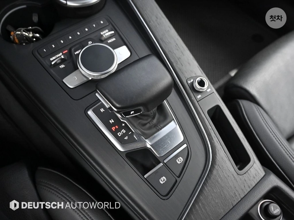Audi A4 40TFSI TECHNIK HEAD UP/PANORAMA/360CAM/, снимка 8 - Автомобили и джипове - 55404266