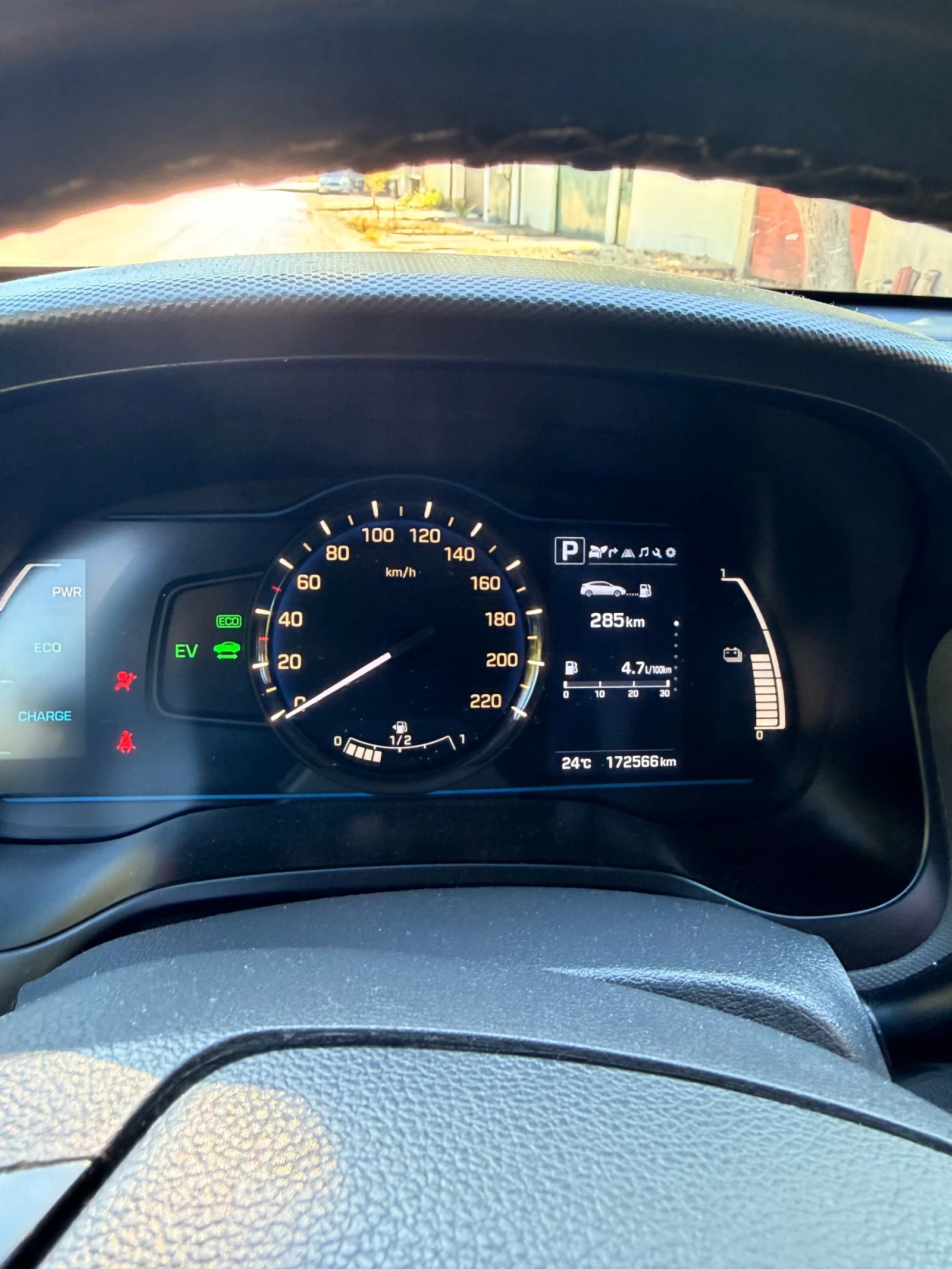 Hyundai Ioniq, снимка 8 - Автомобили и джипове - 56394145