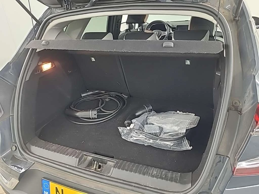 Renault Captur 1.6 Intens, снимка 5 - Автомобили и джипове - 56517698