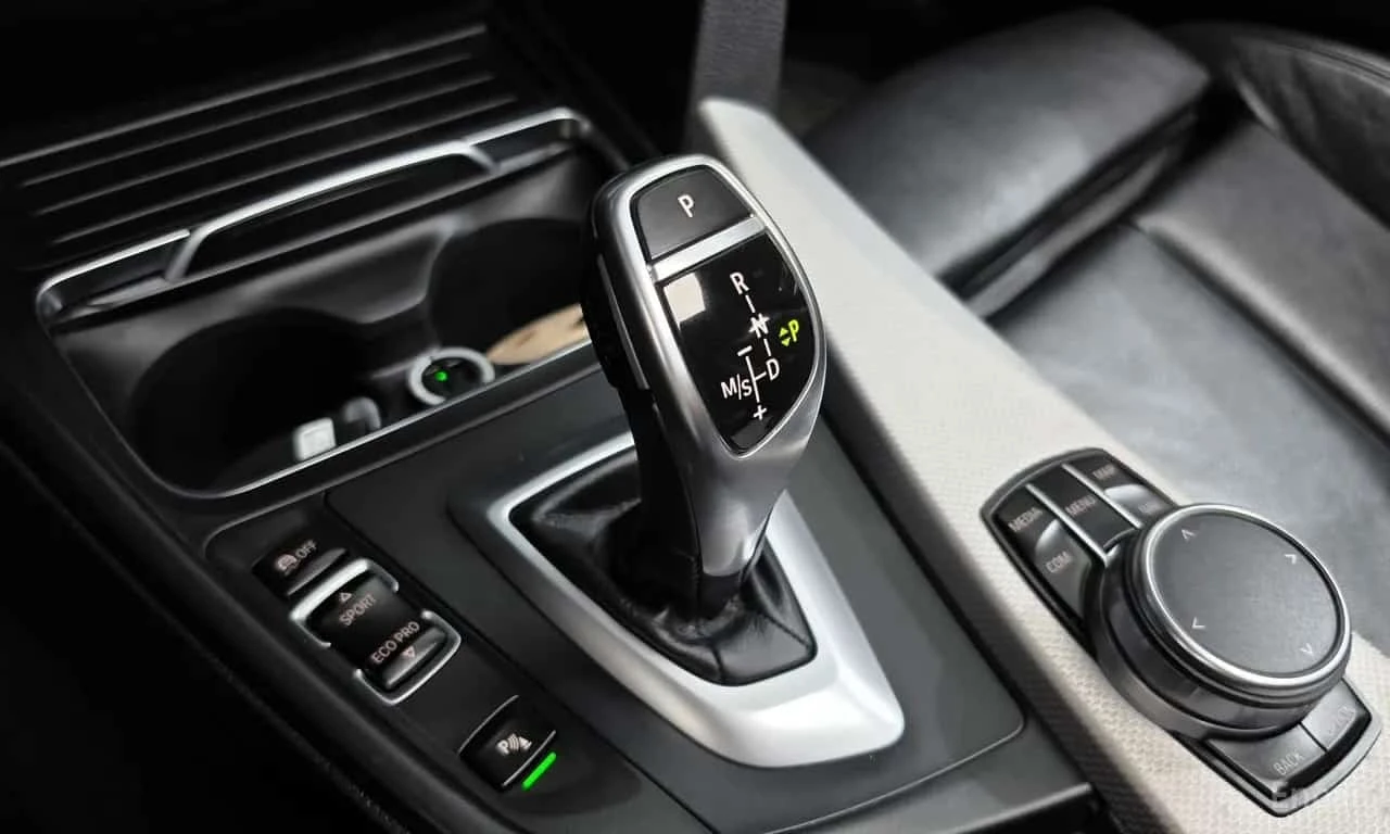 BMW 330 i M Sport * ��������� ���� �� �������� *  | Mobile.bg � ����������� 10