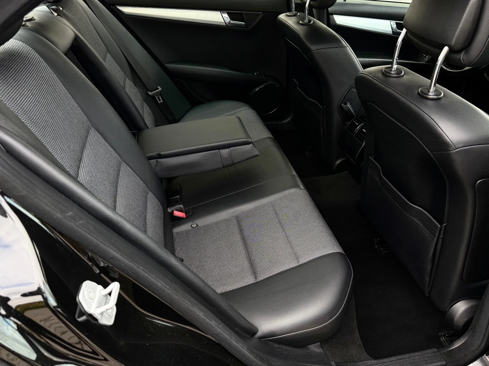 Mercedes-Benz C 200 KOMPRESSOR-AVANGARDE-2009г, снимка 13 - Автомобили и джипове - 56710901