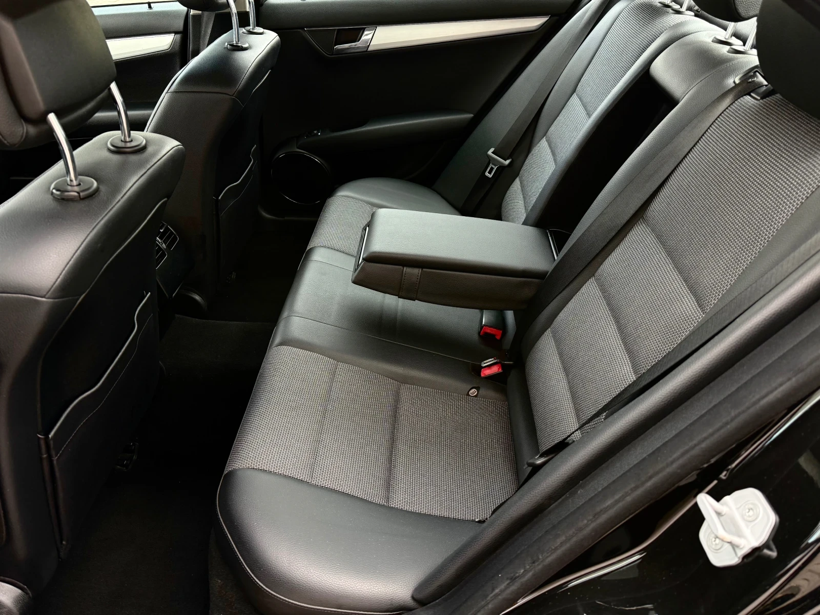 Mercedes-Benz C 200 KOMPRESSOR-AVANGARDE-2009г, снимка 12 - Автомобили и джипове - 56710901