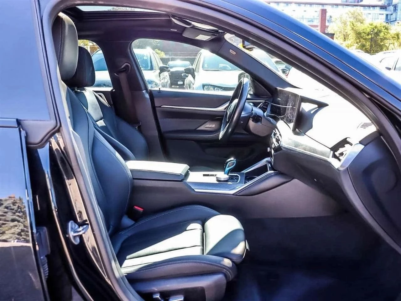BMW i4, снимка 14 - Автомобили и джипове - 56727593