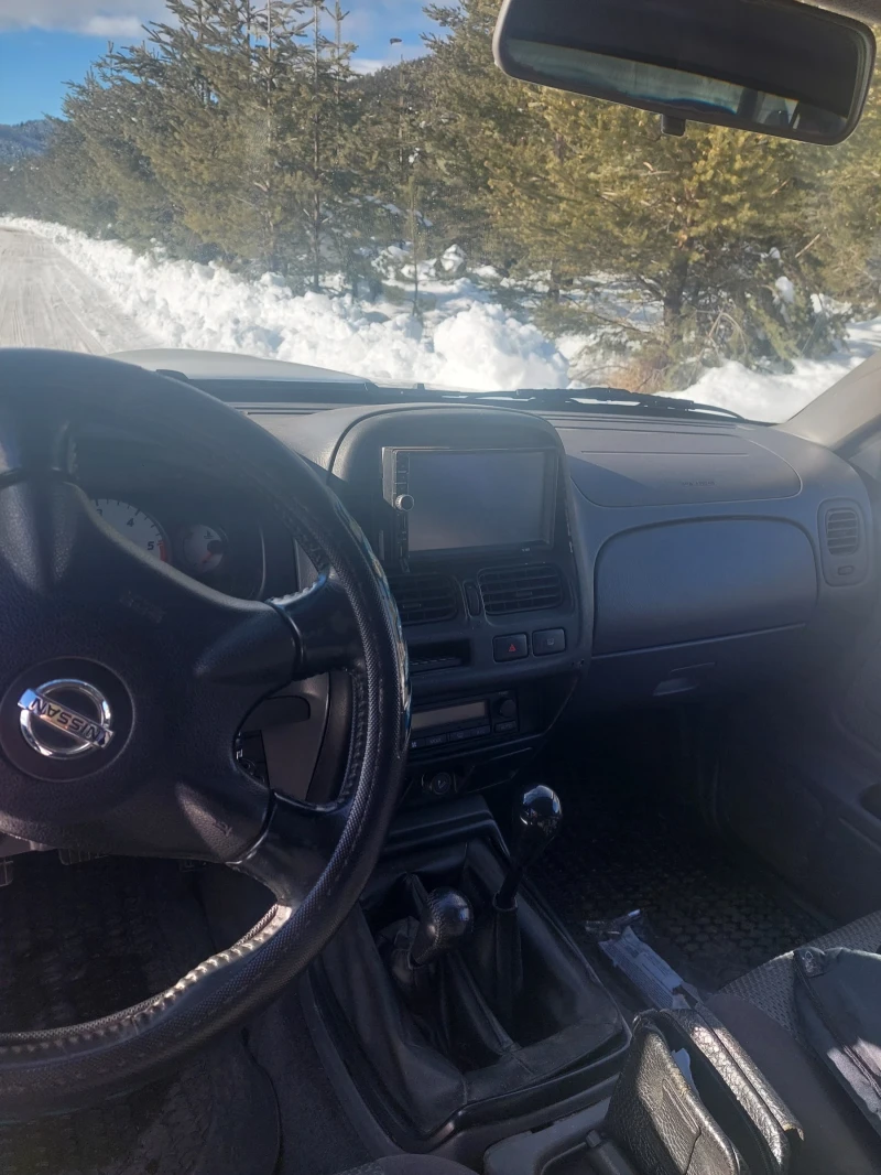 Nissan Navara 2.7 125к.с с мех.гнп, снимка 7 - Автомобили и джипове - 48501374