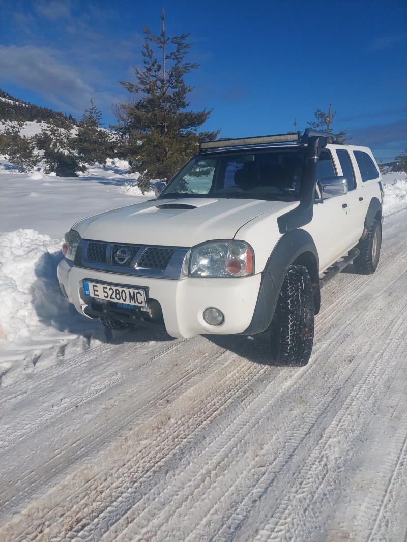 Nissan Navara 2.7 125к.с с мех.гнп, снимка 1 - Автомобили и джипове - 49537830