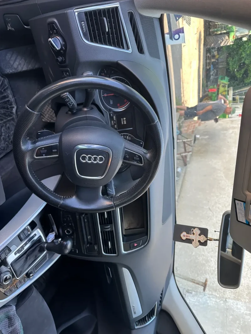 Audi Q5, снимка 6 - Автомобили и джипове - 52416913