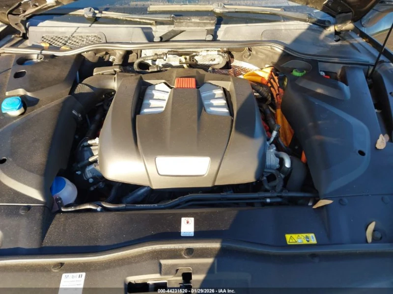 Porsche Cayenne E-Hybrid S Platinum Edition, снимка 10 - Автомобили и джипове - 53483693