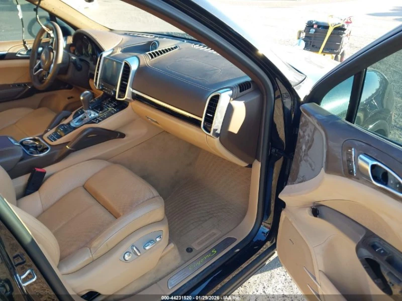 Porsche Cayenne E-Hybrid S Platinum Edition, снимка 5 - Автомобили и джипове - 53483693