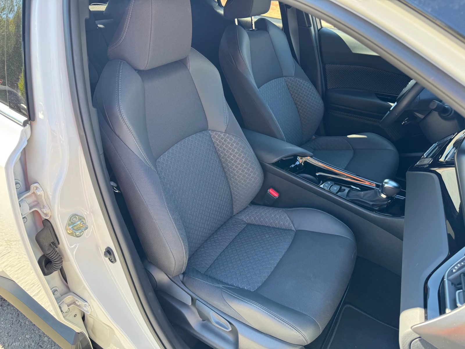 Toyota C-HR 2.0 Hybrid Team Deutschland  | Mobile.bg   13