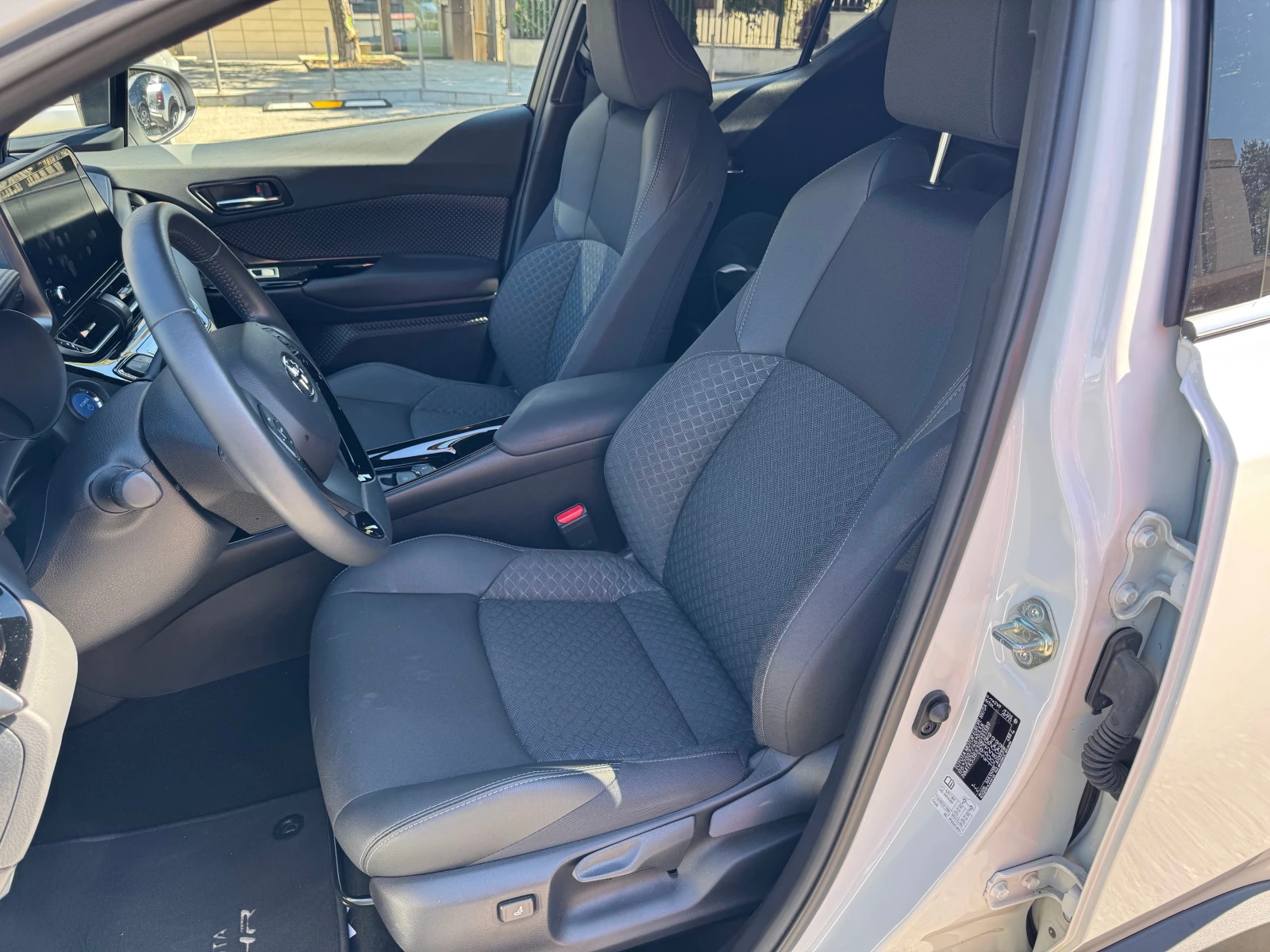 Toyota C-HR 2.0 Hybrid Team Deutschland  | Mobile.bg   11