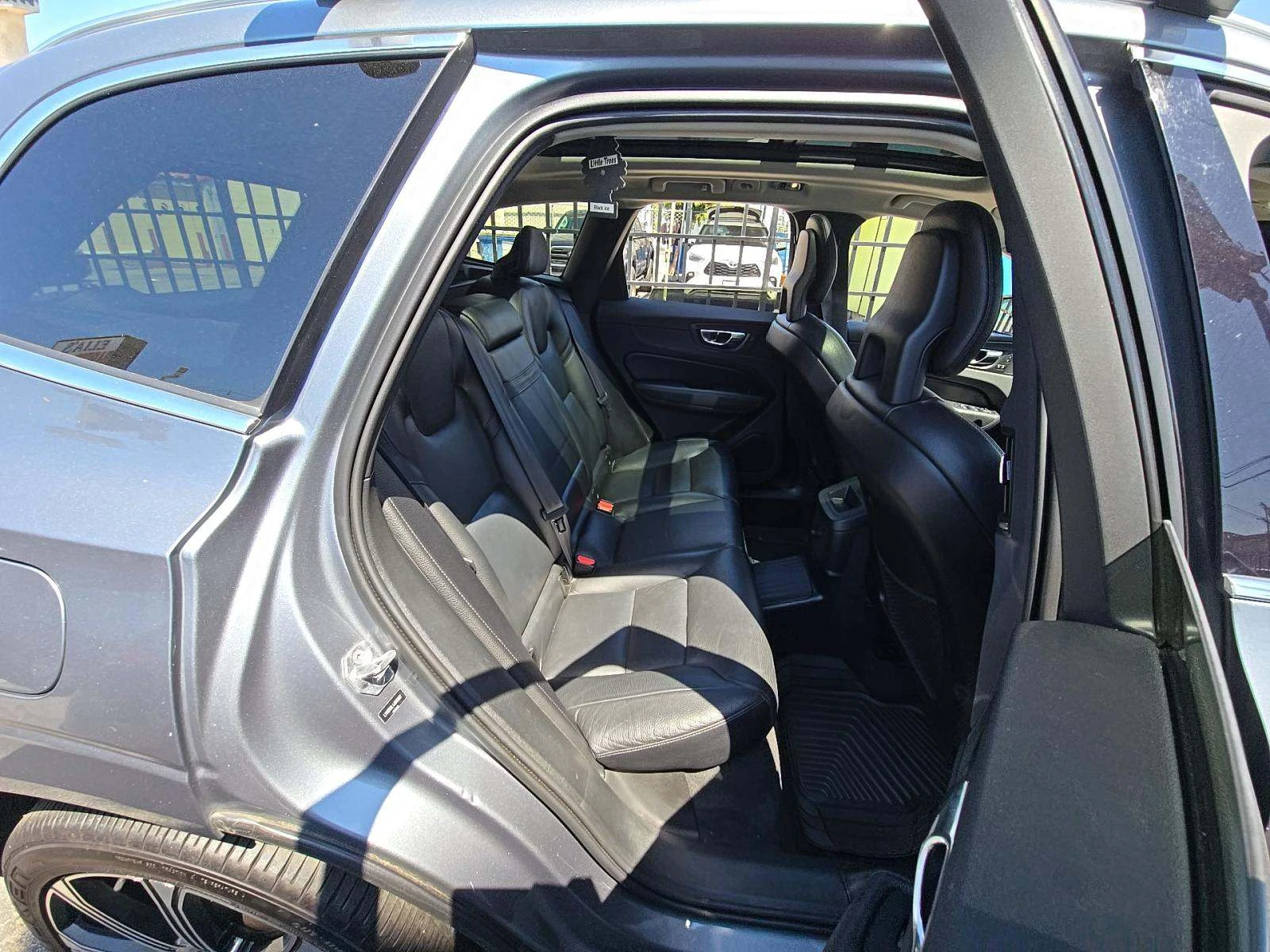 Volvo XC60 Plug-In Hybrid T8 Inscription - изображение 10