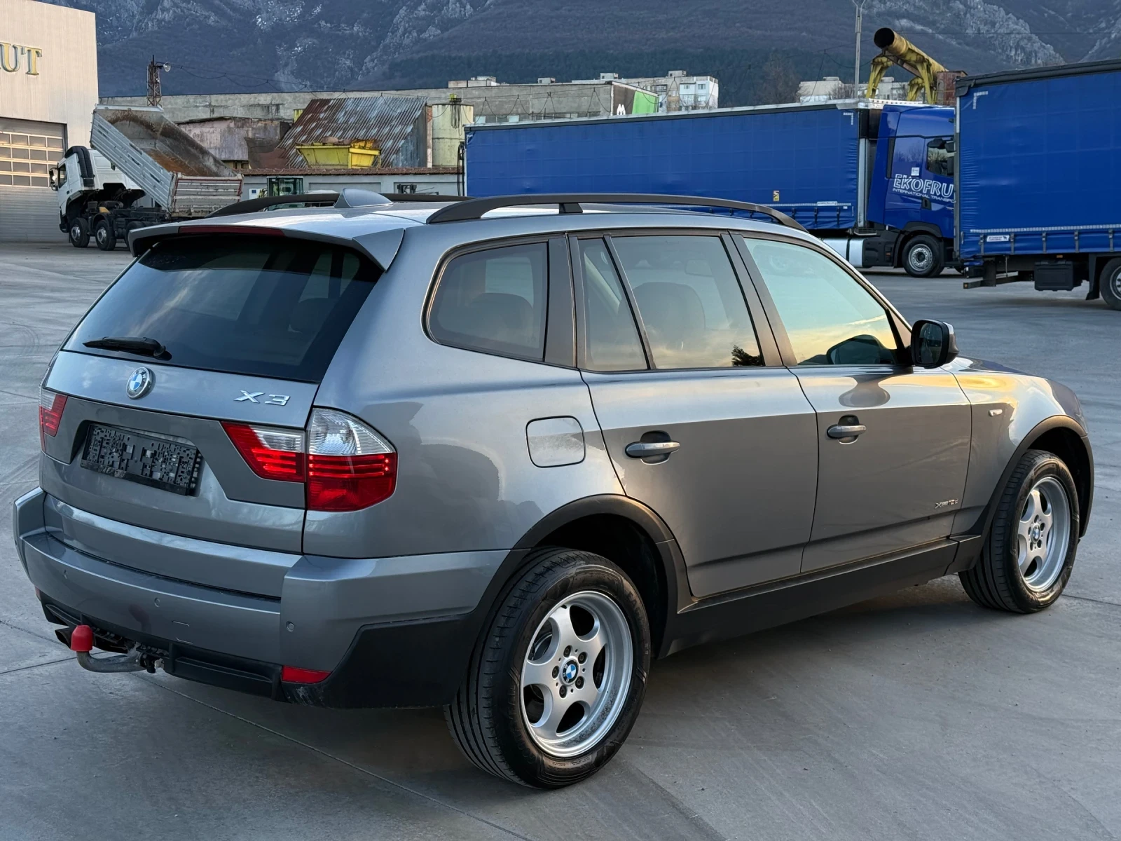 BMW X3 xDrive18d 4x4* 143к.с.* кожа* подгрев* теглич - изображение 4