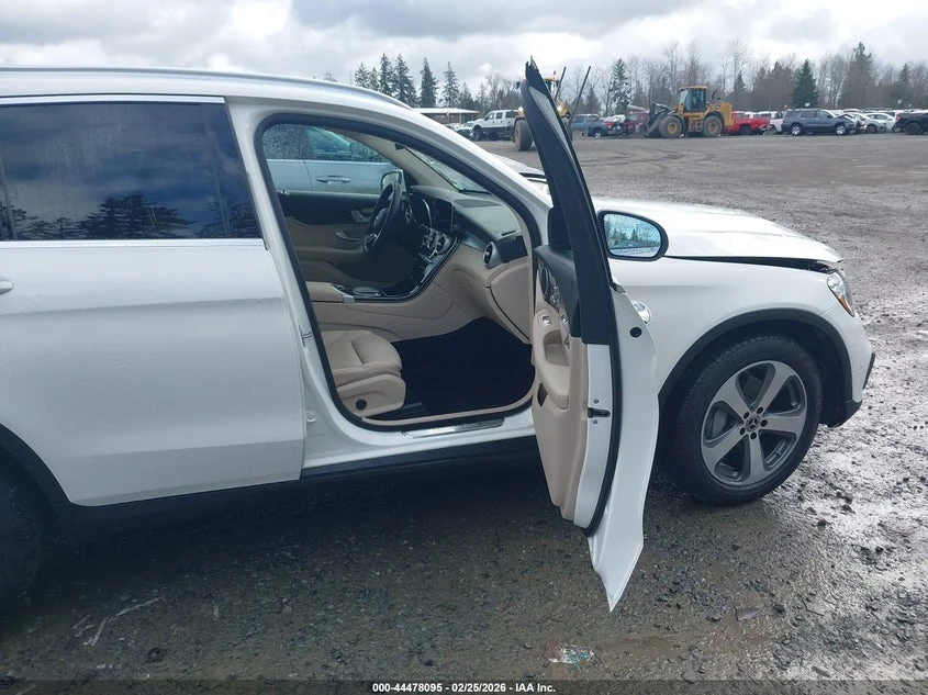 Mercedes-Benz GLC 300 2.0l 4Matic Suv, снимка 5 - Автомобили и джипове - 53964820